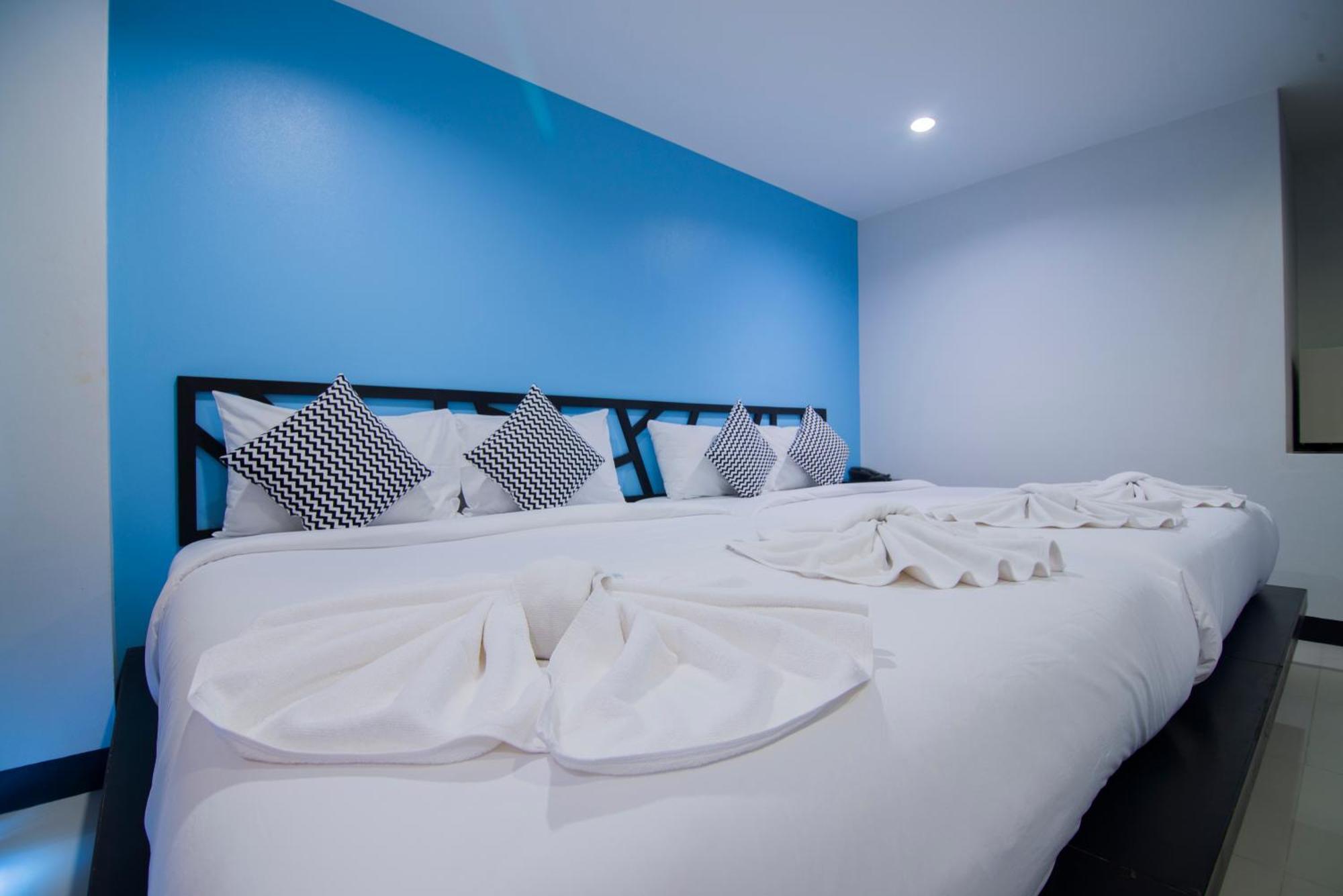 Sleep Whale Hotel Krabi Exterior photo